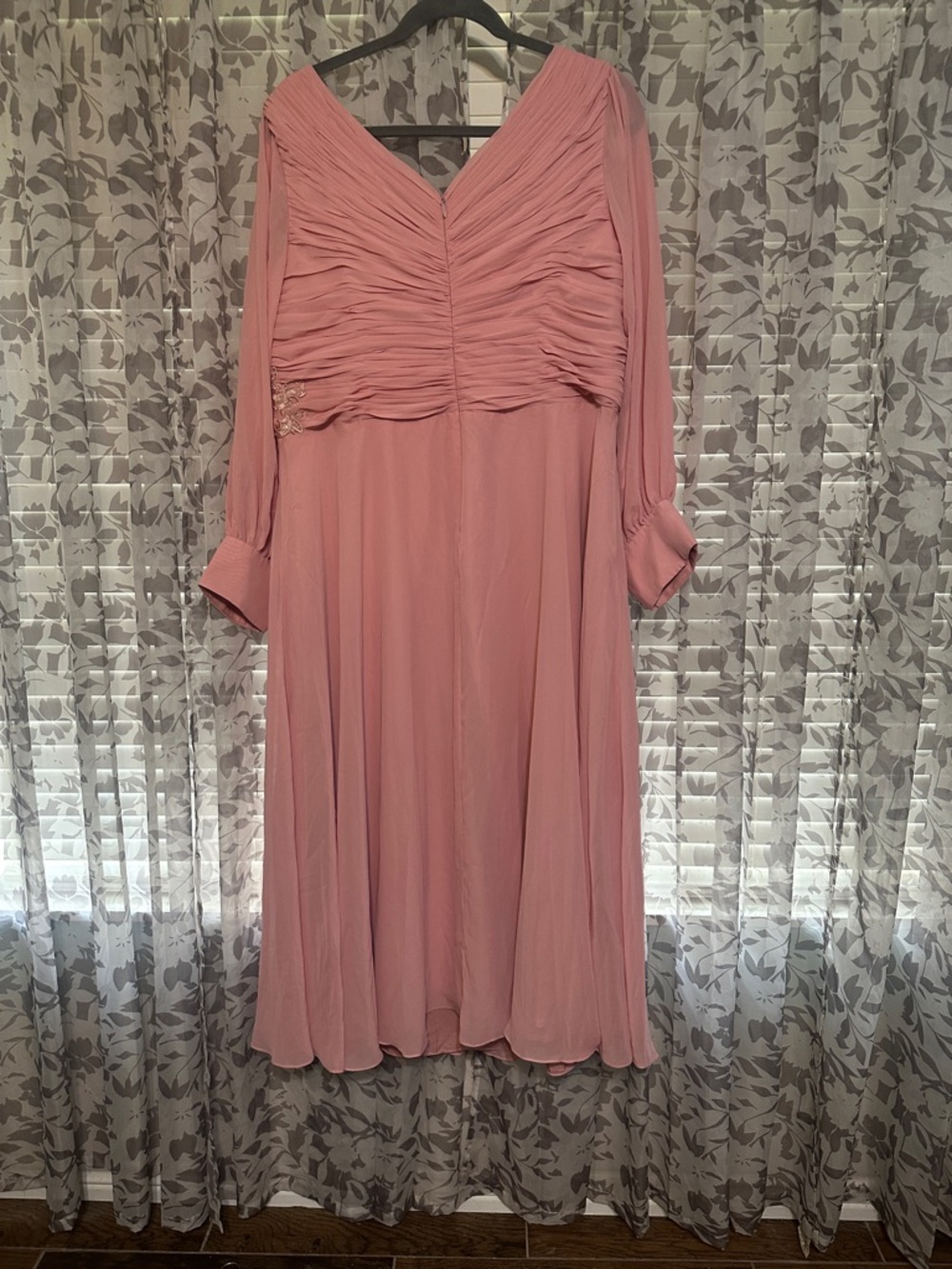 JJs House Blush Long Sleeve V-Neck Maxi Dress - Picture 7 of 12